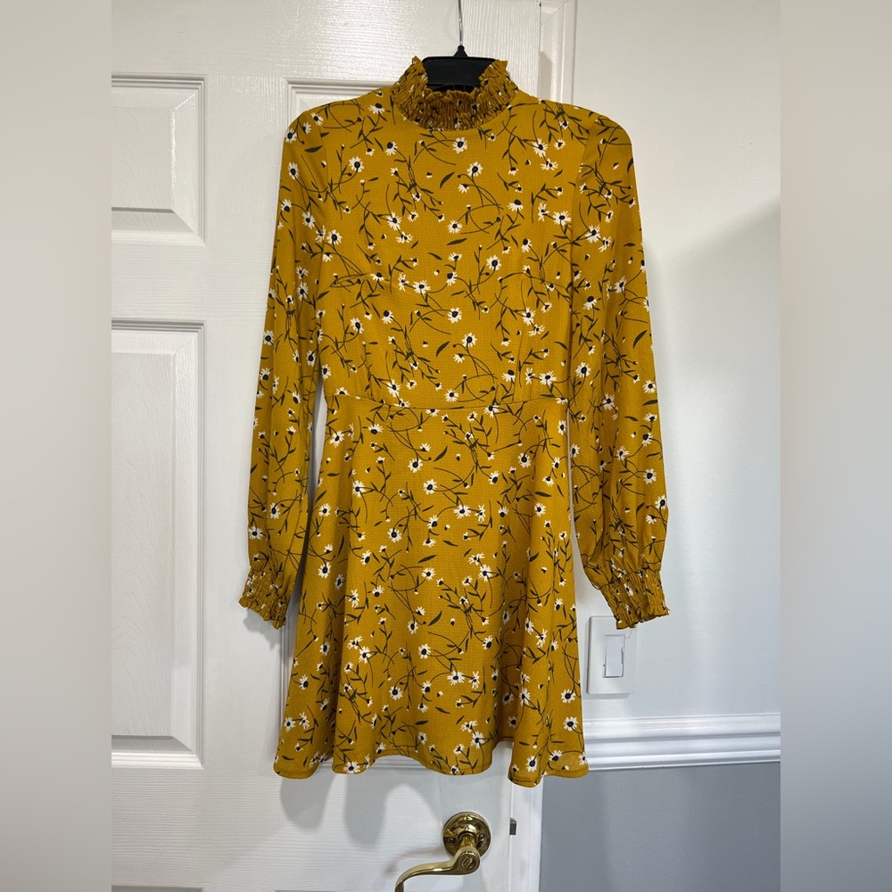 PrettyLittleThing Yellow Floral Dress